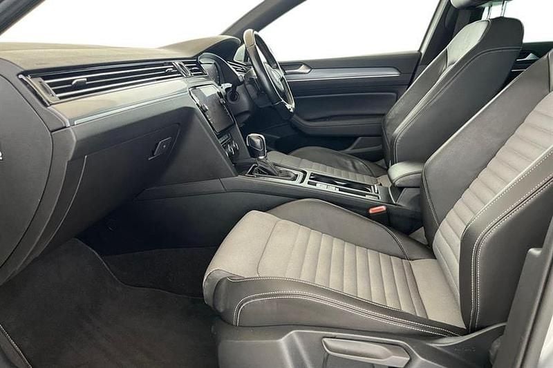 Used VW Passat R-line 150 HP (110 kW) 2018 Silver Estate