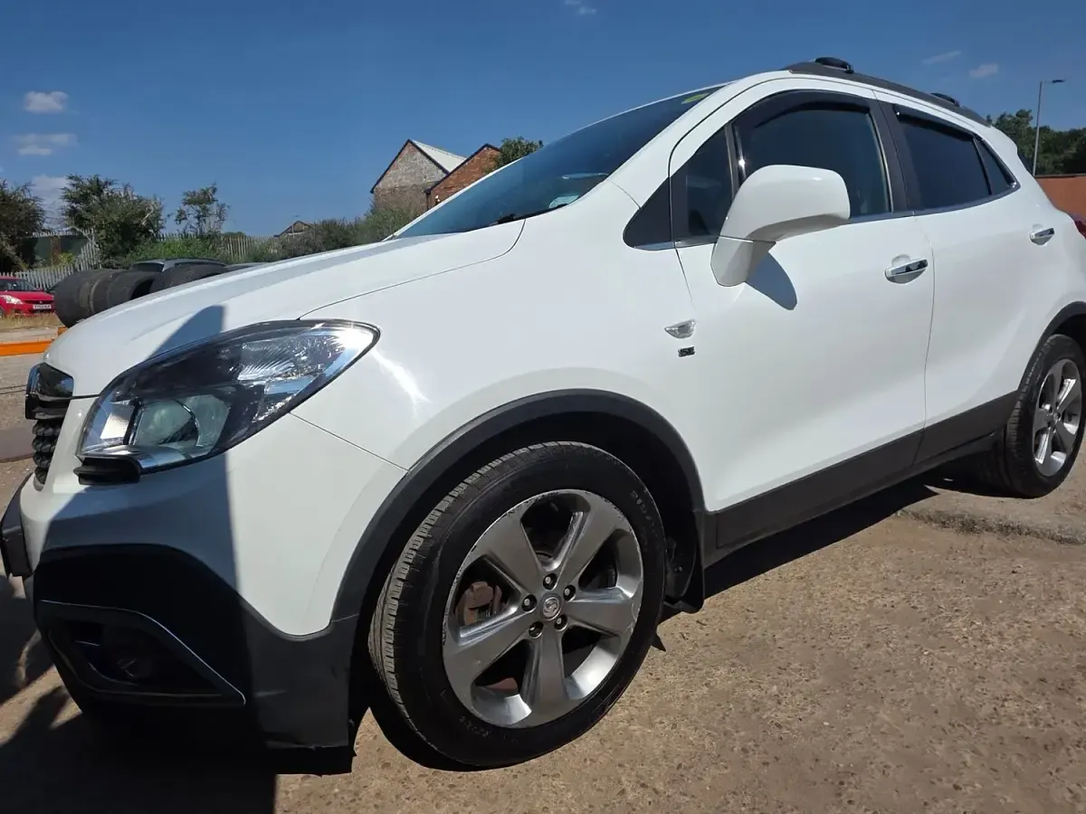 Used Vauxhall Mokka 140 HP (102 kW) 2013 White SUV