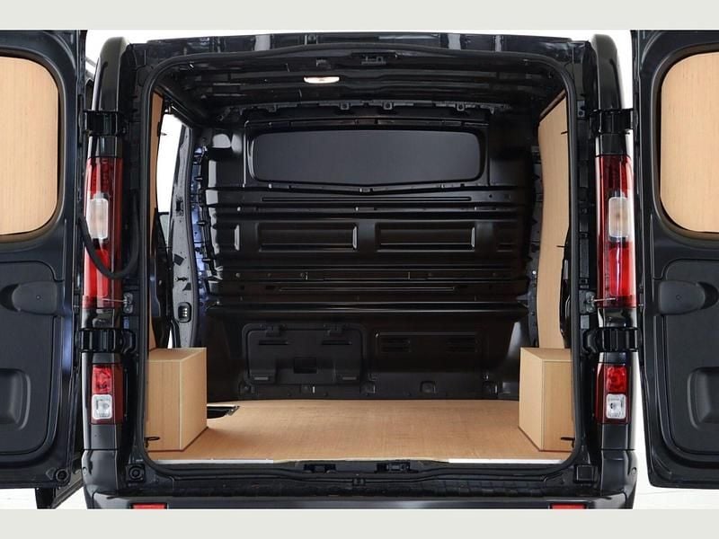 New Renault Trafic 2025 Black MPV