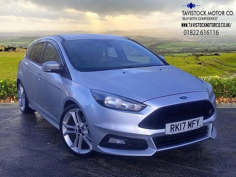 Used Ford Focus ST 185 HP (136 kW) 2017 Silver Hatchback