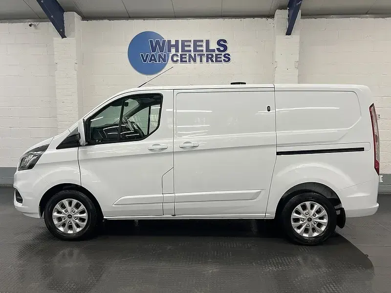 Used Ford Transit Custom Limited 130 HP (95 kW) 2023 White Van