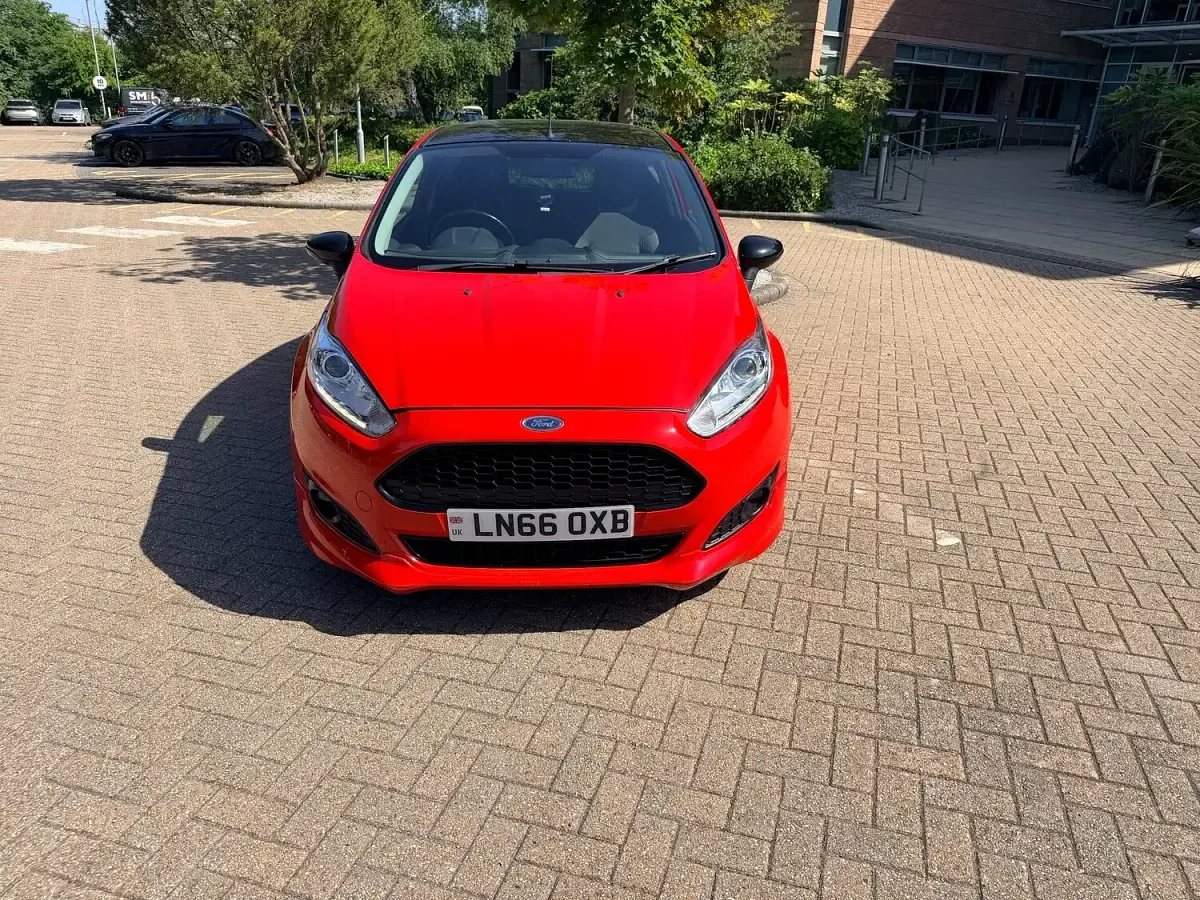 Used Ford Fiesta Zetec 140 HP (102 kW) 2016 Red Hatchback