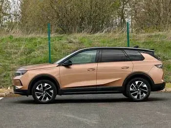 New Vauxhall Grandland X Design Edition 145 HP (106 kW) 2026 Two coat premium metallic  impact copper SUV