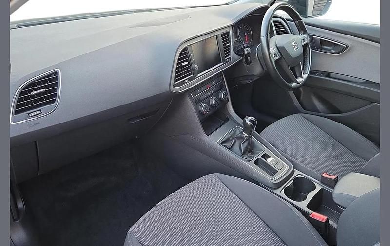 Used Seat Leon ST SE Dynamic 128 HP (94 kW) 2019 Black Estate