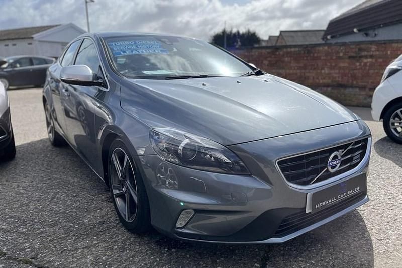 Used Volvo V40 R-Design 115 HP (84 kW) 2014 Grey Hatchback