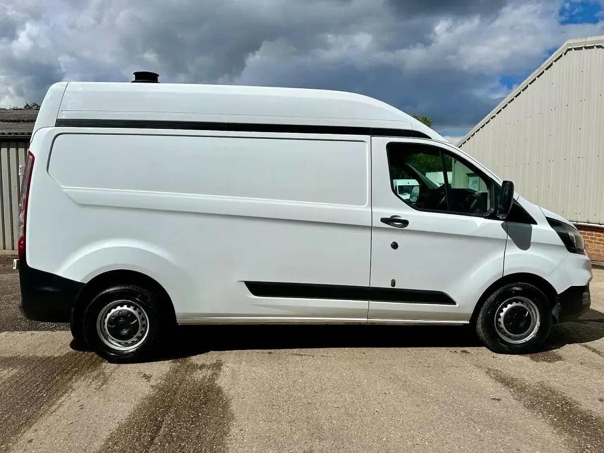 Used Ford Transit Custom S 105 HP (77 kW) 2020 White Van