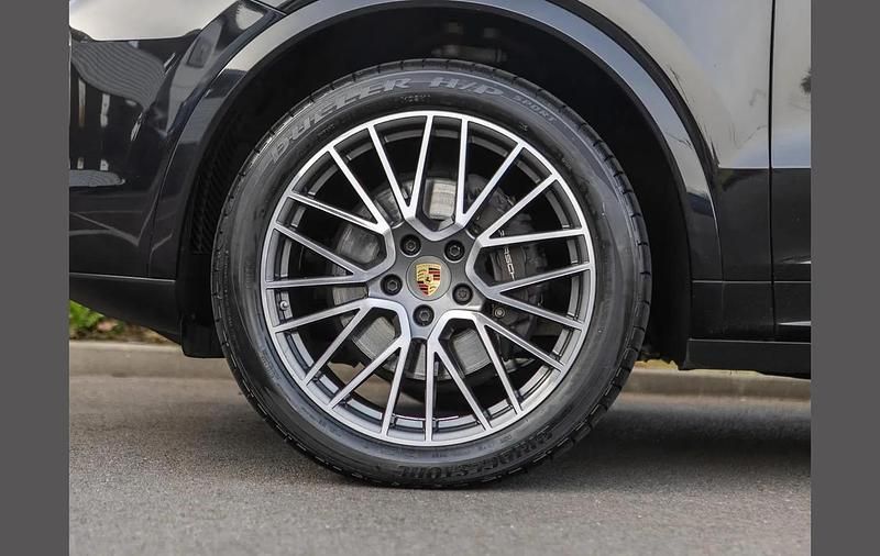 Used Porsche Cayenne Platinum Edition 456 HP (335 kW) 2023 Black SUV