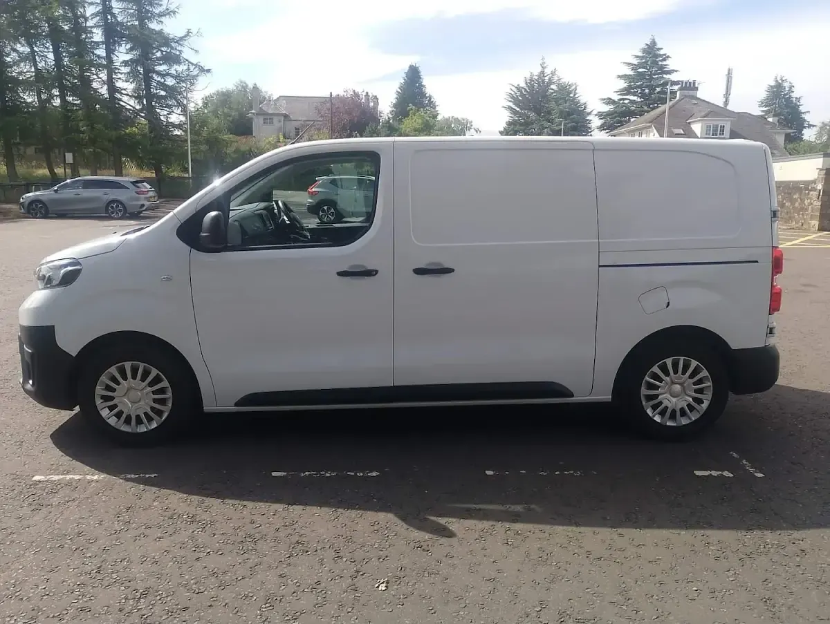 Used Toyota Proace 120 HP (88 kW) 2023 White MPV