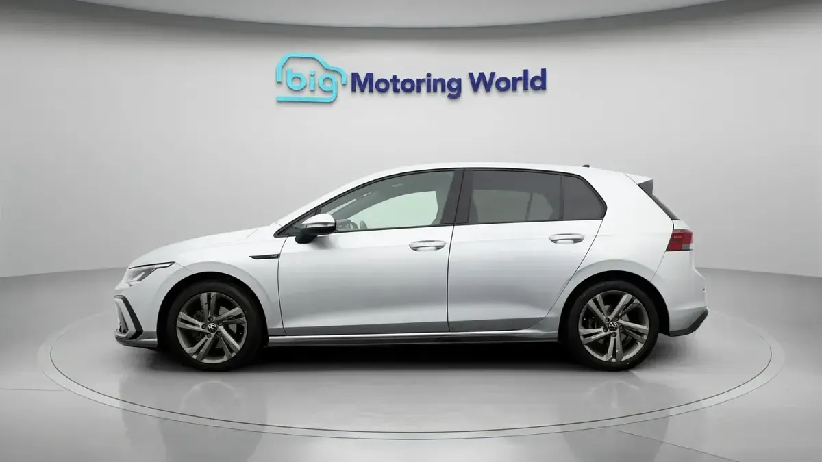 Used VW Golf VIII R-line 150 HP (110 kW) 2023 Silver Hatchback