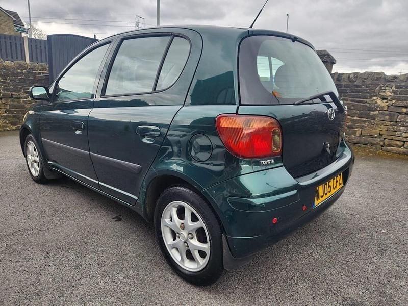 Used Toyota Yaris 2005 Green Hatchback