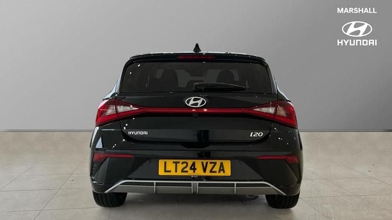 Używany Hyundai i20 Ultimate 100 KM (73 kW) 2024 Czarny Hatchback