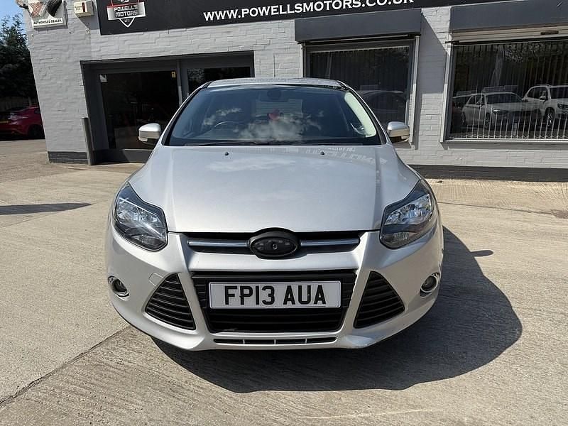 Used Ford Focus Zetec 115 HP (84 kW) 2013 Silver Hatchback