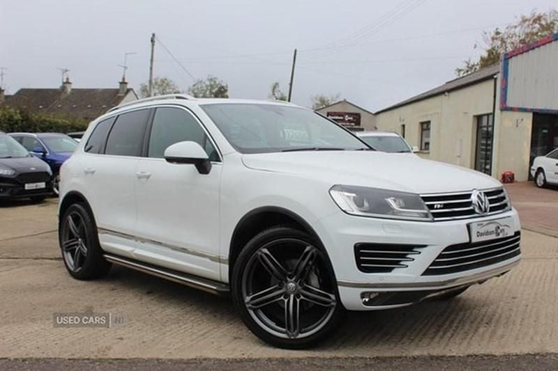 White Used 2017 VW Touareg R-line SUV | £16,990 (Super price) - Image 1/1