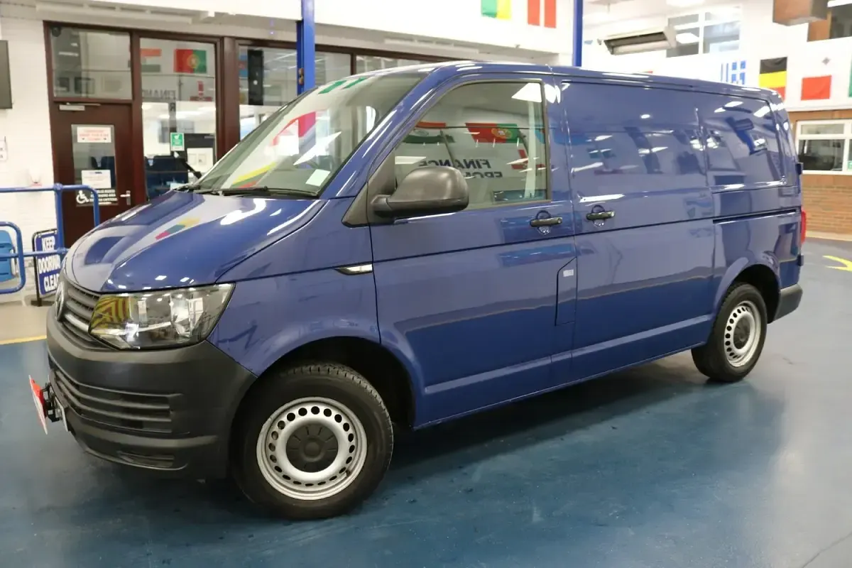 Used VW T6 Startline 102 HP (75 kW) 2017 Blue Van