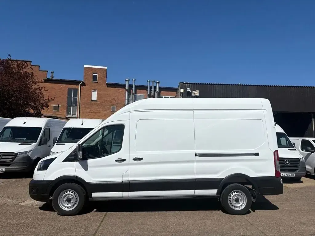 Usado Ford Transit 130 HP (95 kW) 2022 Branco