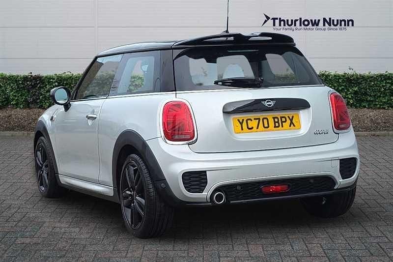 Begagnad Mini Cooper Hatch 136 HK (100 kW) 2020 Silver Halvkombi