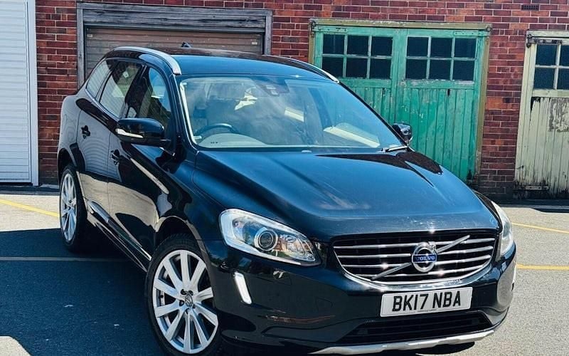 Usado Volvo XC60 SE Lux 245 HP (180 kW) 2017 SUV