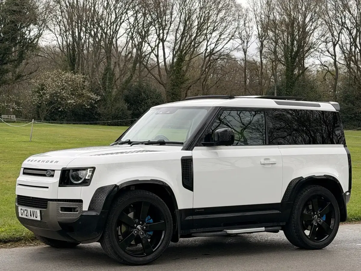 Used Land Rover Defender HSE Dynamic 2021 White SUV