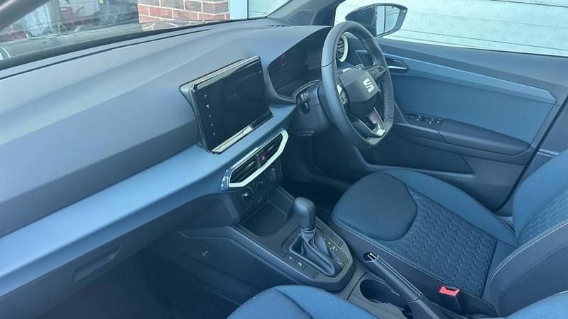 Used Seat Arona SE Technology 115 HP (84 kW) 2026 Metallic  midnight black with grey roof SUV