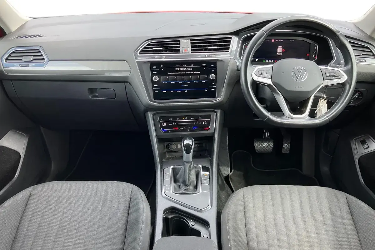 Used VW Tiguan Allspace Pro 150 HP (110 kW) 2023 Red SUV