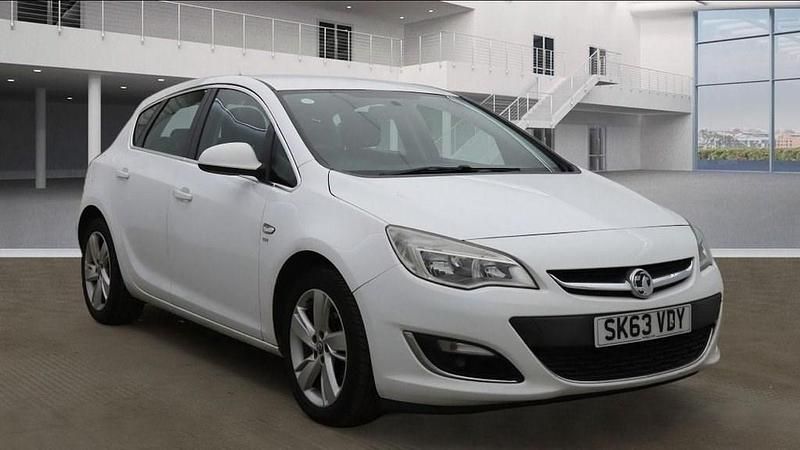 Used Vauxhall Astra SRi 2013 White Hatchback