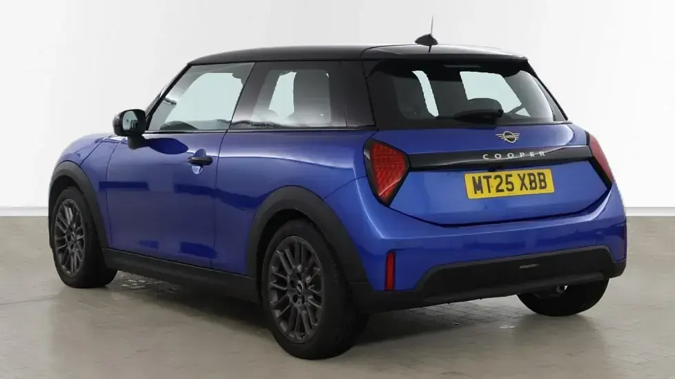Used Mini Cooper Hatch 113 kW (154 HP) 2025 Blue Hatchback