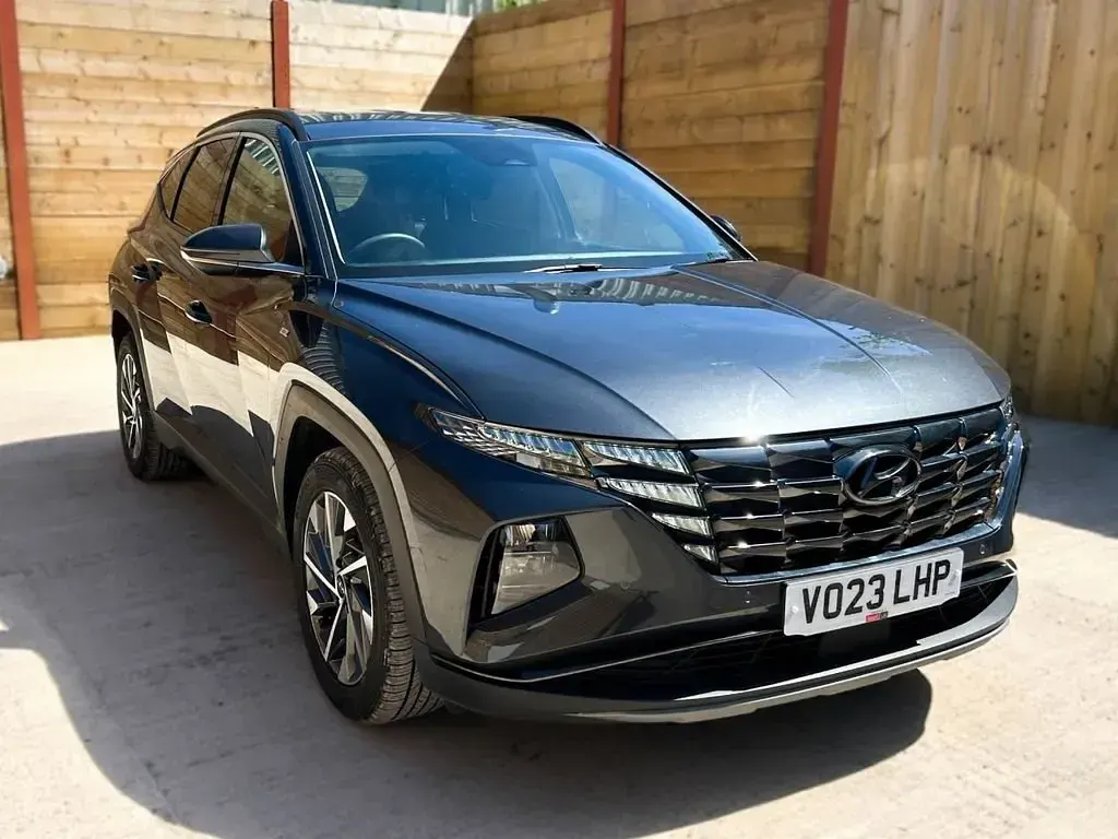 Usado Hyundai Tucson Premium 180 HP (132 kW) 2023 Cinzento SUV