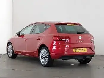 Begagnad Seat Leon SE Dynamic 130 HK (95 kW) 2019 Röd Halvkombi