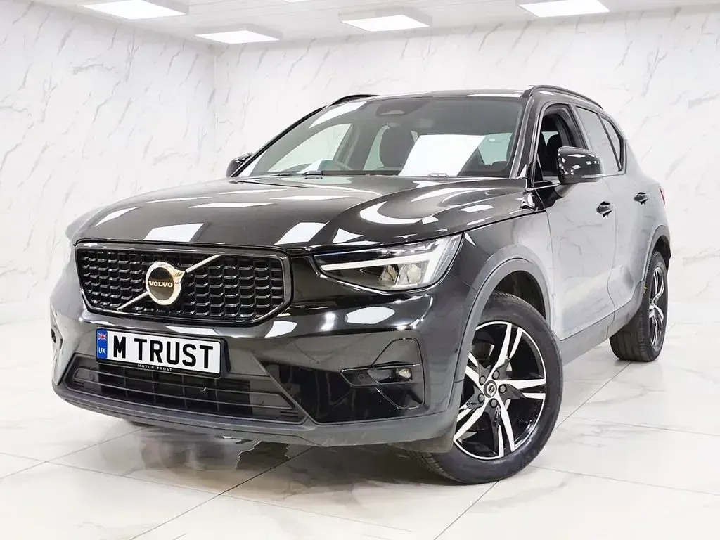 Used Volvo XC40 Plus 197 HP (144 kW) 2022 Black SUV