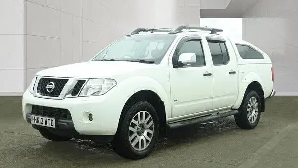 Used Nissan Navara 2013 White Pickup