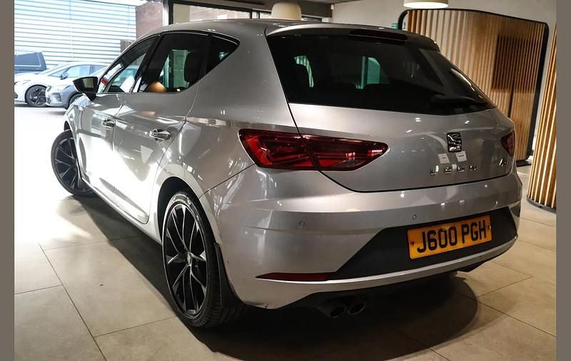 Used Seat Leon Black Edition 147 HP (108 kW) 2019 Silver Hatchback