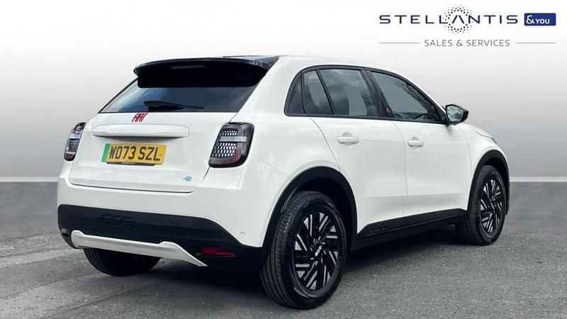 Used Fiat 600E Red 113 kW (154 HP) 2024 White SUV