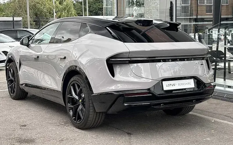 New Lotus Eletre 450 kW (612 HP) 2026 SUV