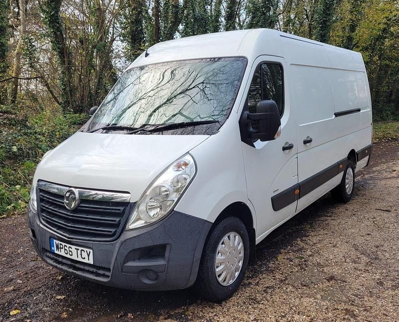 Begagnad Vauxhall Movano 130 HK (95 kW) 2016 Vit Minibuss