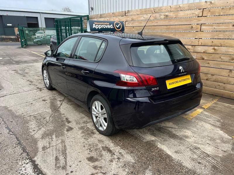 Used Peugeot 308 Active 100 HP (73 kW) 2014 Blue Hatchback