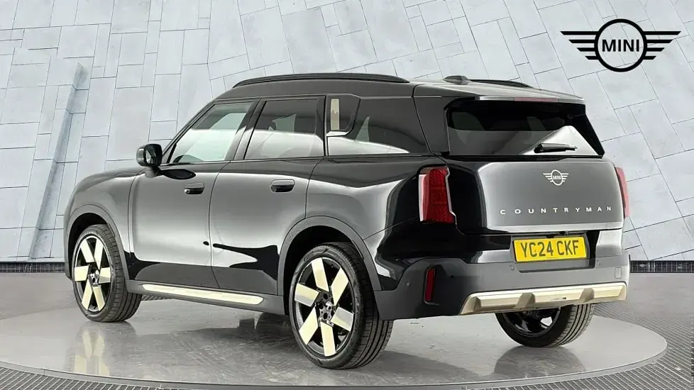 Used Mini Countryman 168 HP (123 kW) 2024 Black SUV