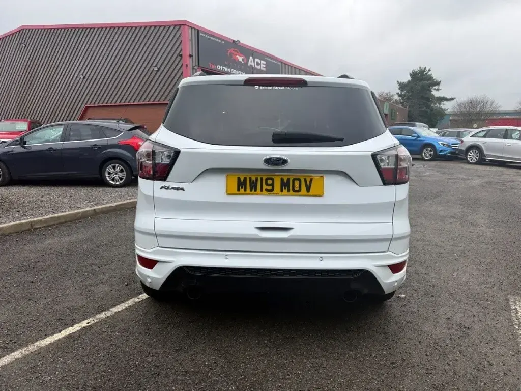 Used Ford Kuga ST-Line 120 HP (88 kW) 2019 White SUV