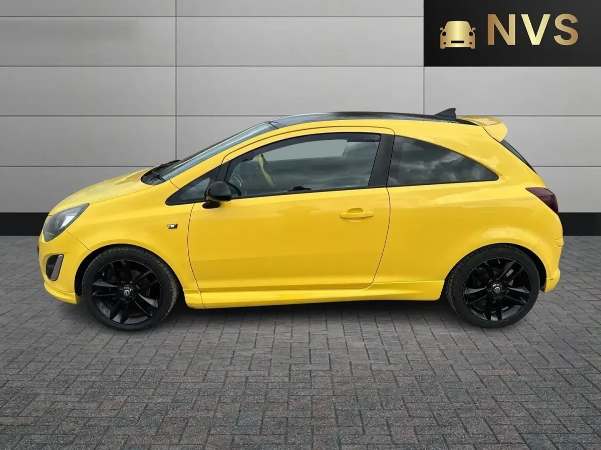 Używany Vauxhall Corsa Edition 2013 Żółty Hatchback