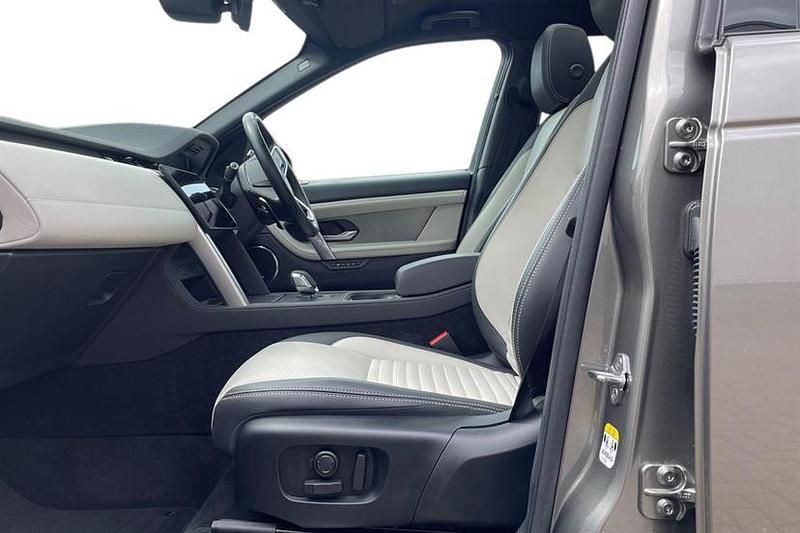 Used Land Rover Discovery Sport HSE Dynamic 204 HP (150 kW) 2024 Silver SUV