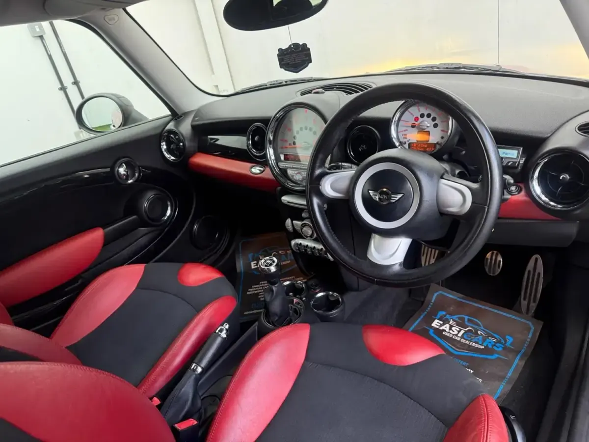 Begagnad Mini Cooper S Hatch 2008 Röd Halvkombi