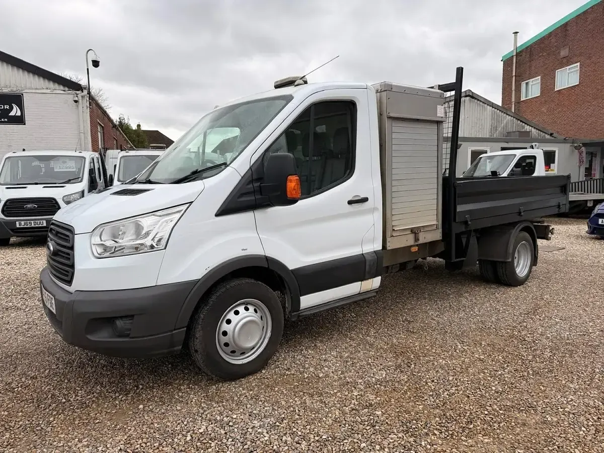 Used Ford Transit 125 HP (91 kW) 2015 White Cabriolet