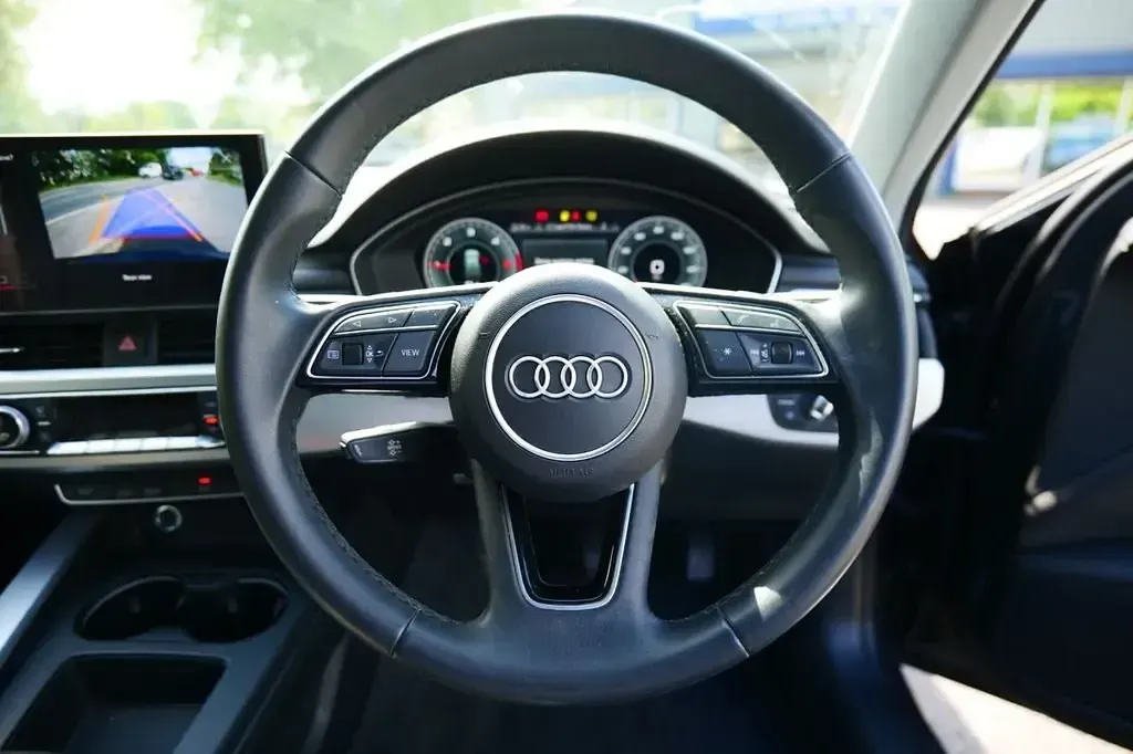 Używany Audi A4 Sport 163 KM (119 kW) 2022 Szary Kombi