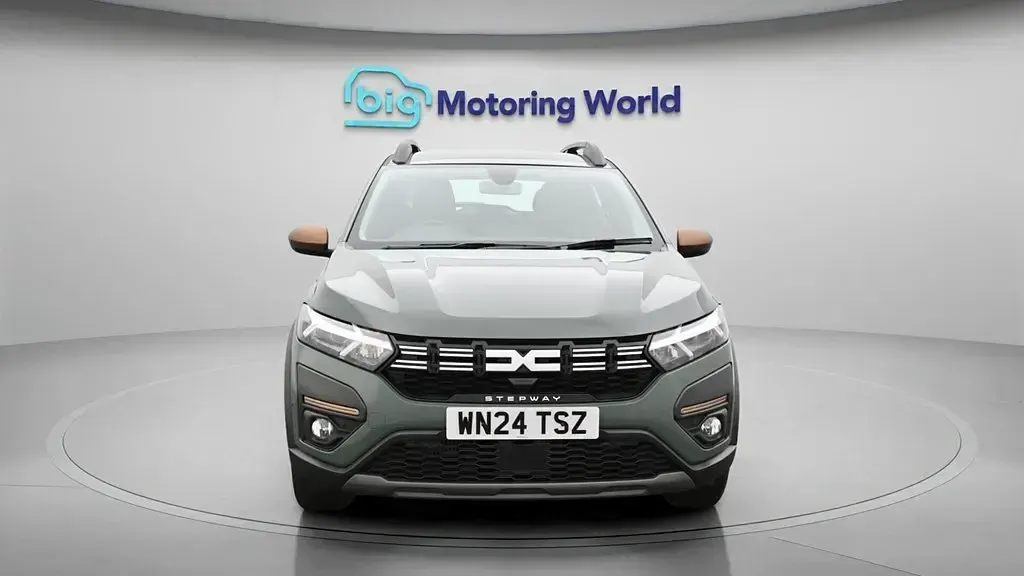 Used Dacia Sandero Extreme 90 HP (66 kW) 2024 Green Hatchback