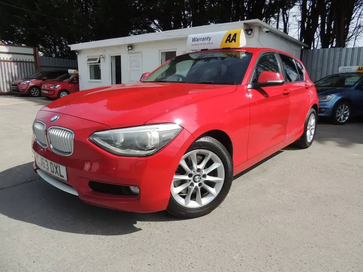 Used BMW 116 Sport Line 2013 Red Hatchback