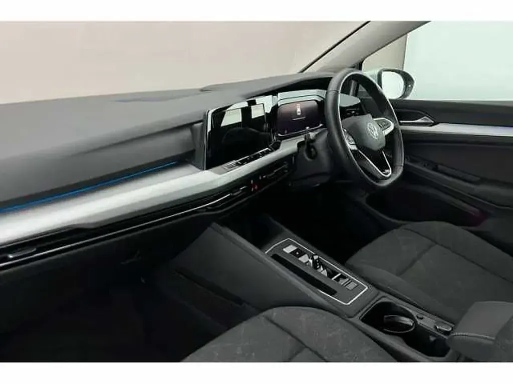 Used VW Golf VIII 130 HP (95 kW) 2023