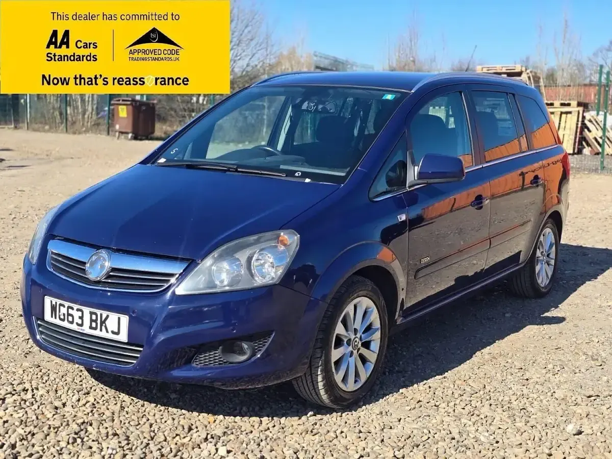Used Vauxhall Zafira Design Edition 116 HP (85 kW) 2013 Blue MPV