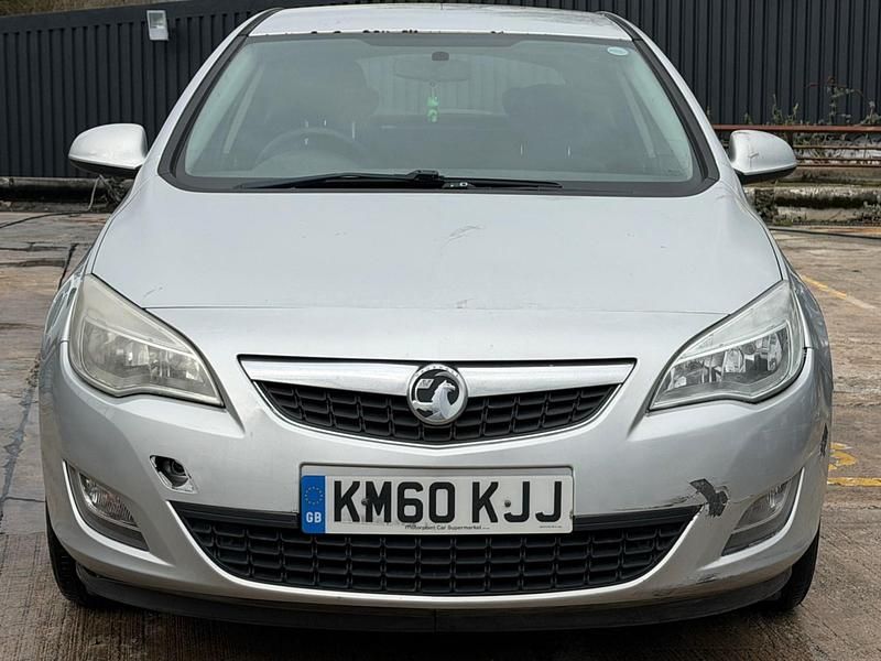 Used Vauxhall Astra 2011 Silver Hatchback