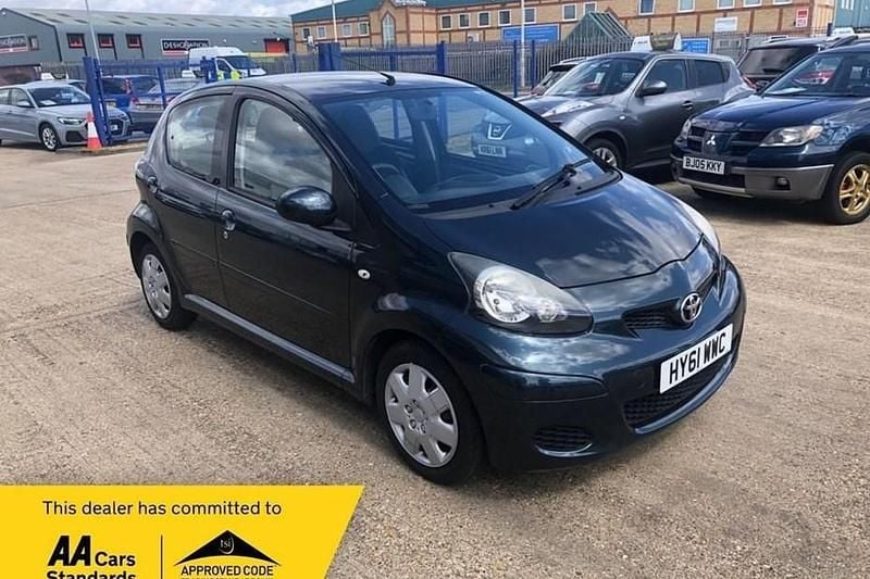 Green Used 2011 Toyota Aygo Hatchback | £2,757 (Fair price) - Image 1/1