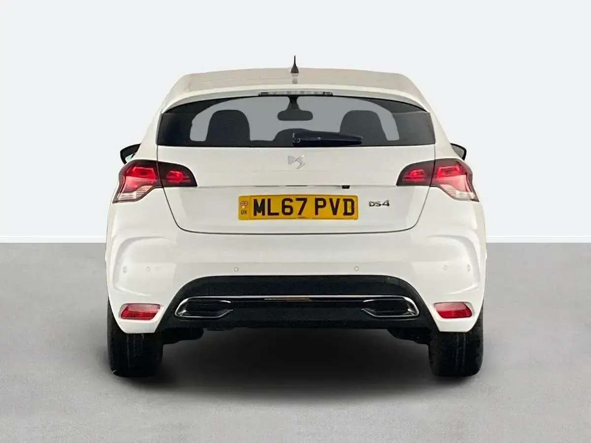 Used DS Automobiles DS4 Prestige 2017 White Hatchback