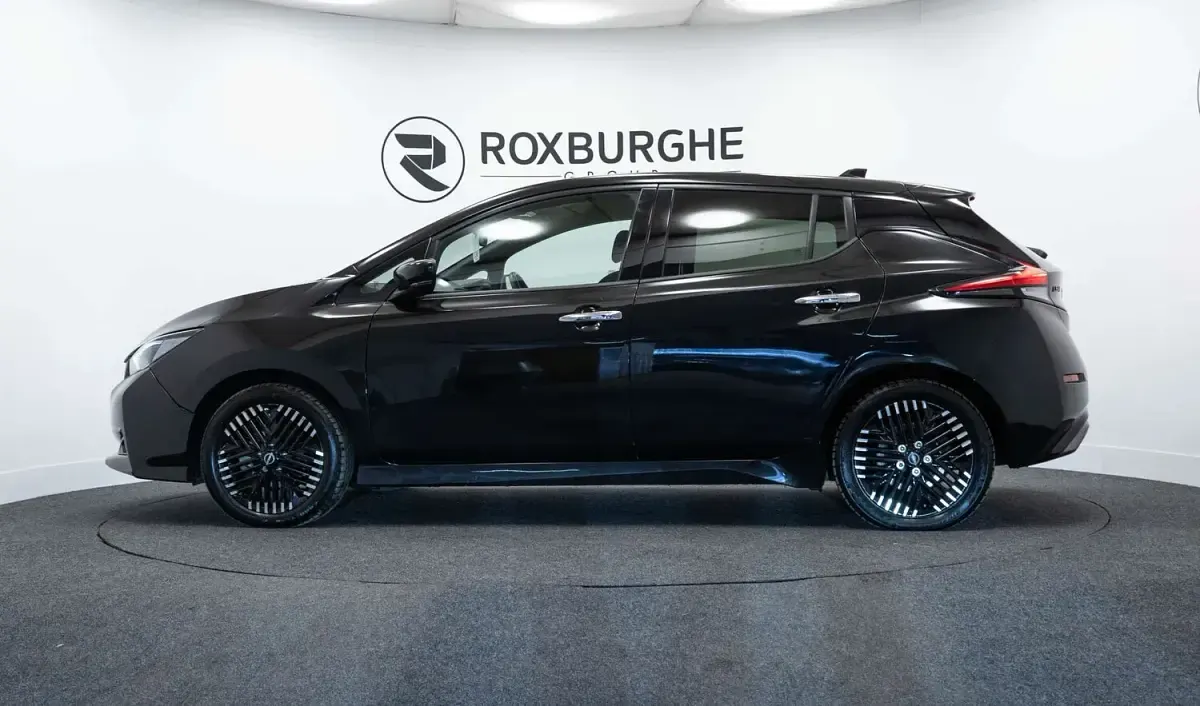 Used Nissan Leaf N-Connecta 110 kW (150 HP) 2022 Black Hatchback